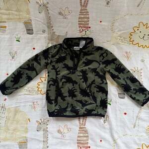 Kidgets Toddler Boys Olive Green Dinosaur Print Quarter-Zip Fleece Pullover 2T